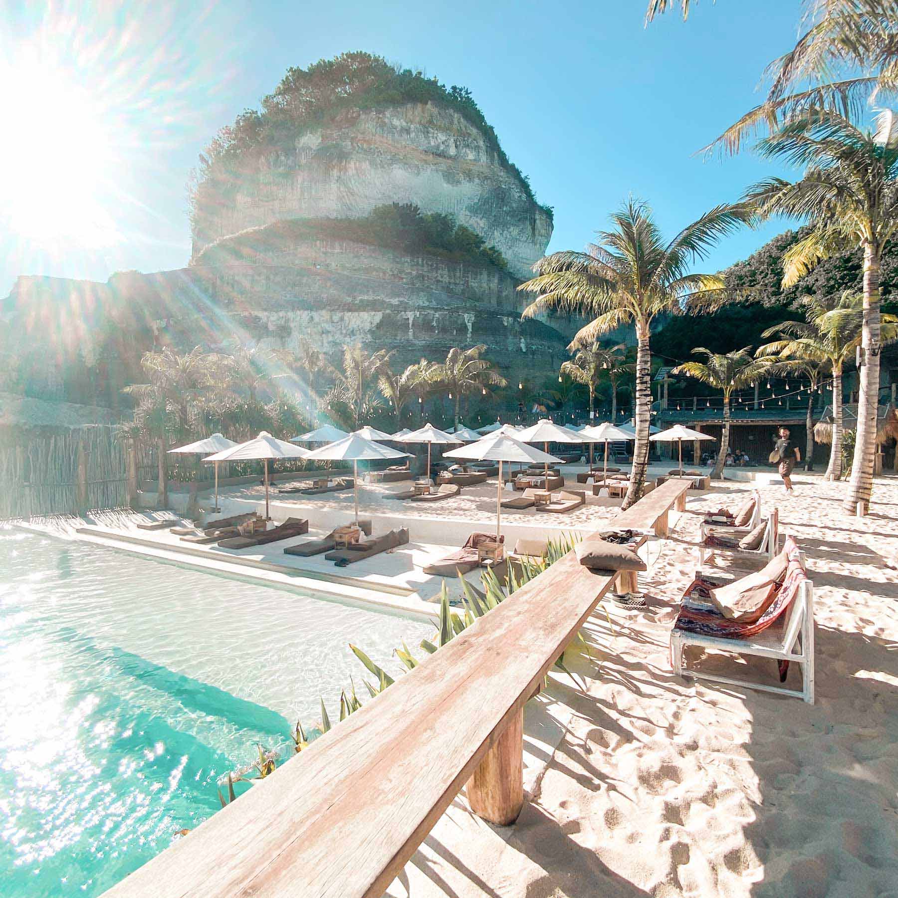 beach club 2021 09 02 08 33 54 utc.jpg